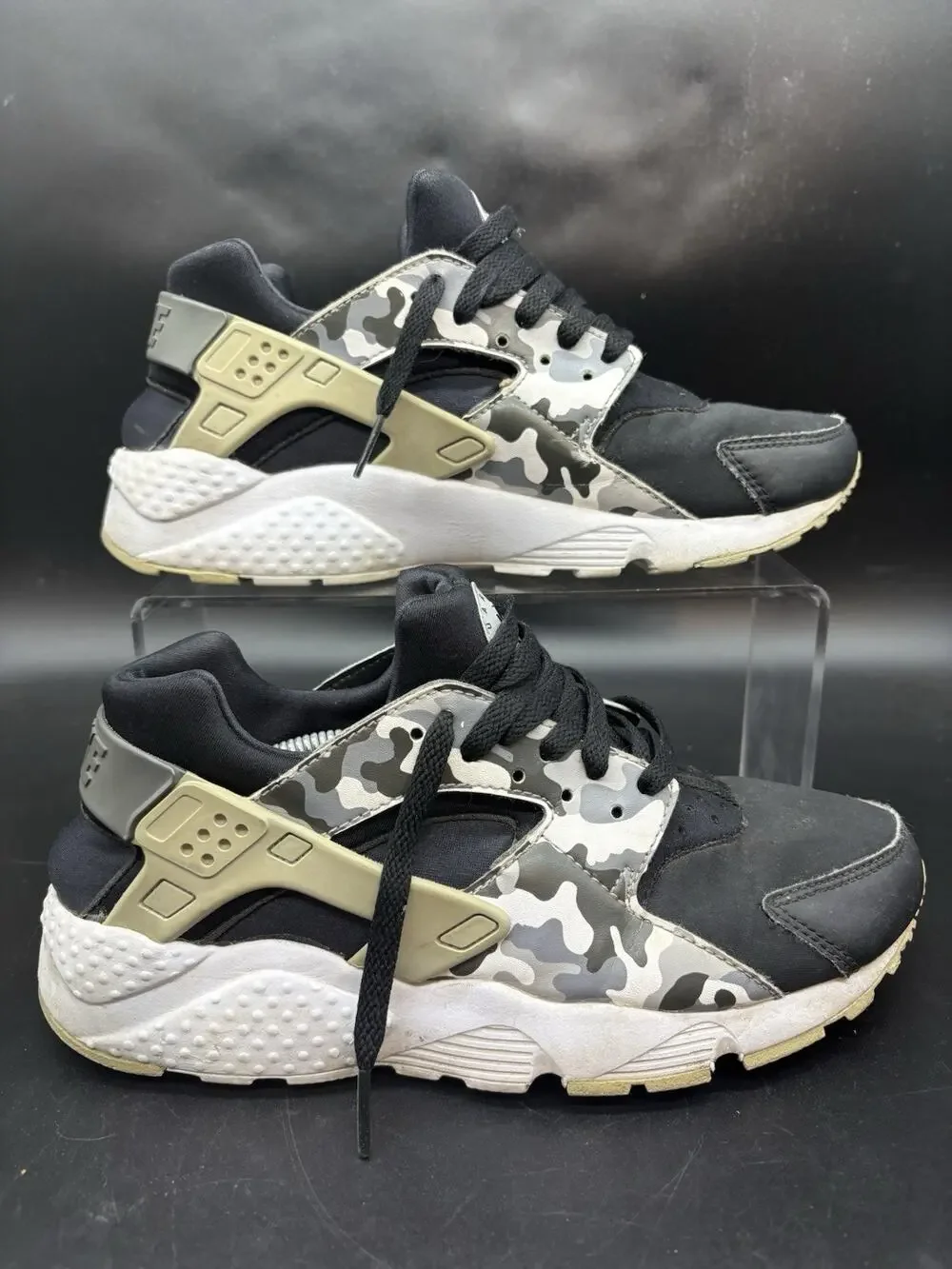 Nike Huarache Black Camo Shoe Sneaker AQ9052-001 Youth Size 7Y